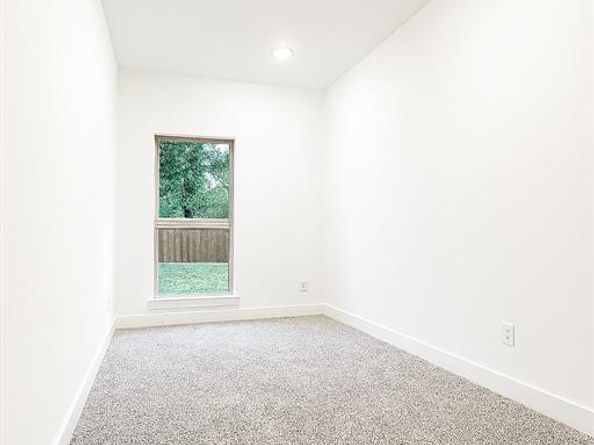 5401  Helmick Avenue , Fort Worth Texas 76107