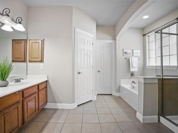 6811  Verde  , Irving Texas 75039