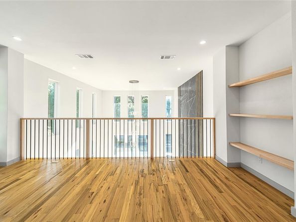 908 S Ewing Avenue , Dallas Texas 75203