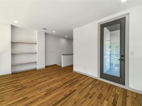 908 S Ewing Avenue , Dallas Texas 75203