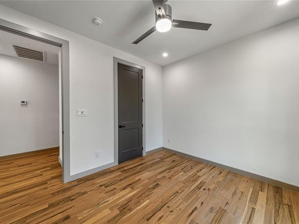 908 S Ewing Avenue , Dallas Texas 75203