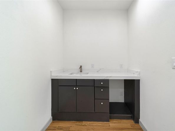 908 S Ewing Avenue , Dallas Texas 75203