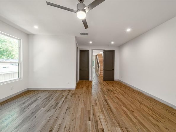 908 S Ewing Avenue , Dallas Texas 75203