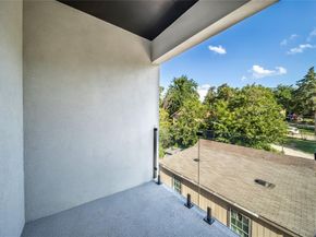 908 S Ewing Avenue , Dallas Texas 75203