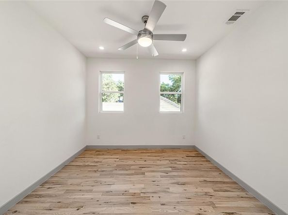 908 S Ewing Avenue , Dallas Texas 75203