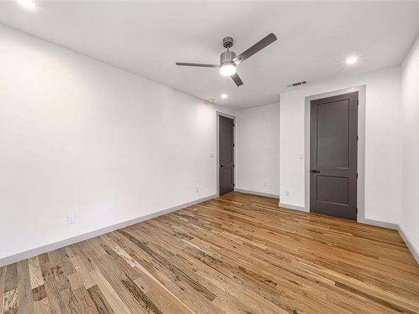 908 S Ewing Avenue , Dallas Texas 75203