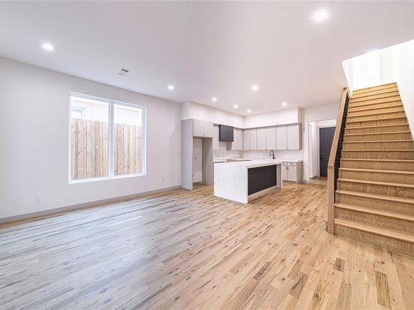 908 S Ewing Avenue , Dallas Texas 75203