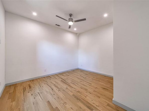 906 S Ewing Avenue , Dallas Texas 75203
