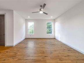906 S Ewing Avenue , Dallas Texas 75203