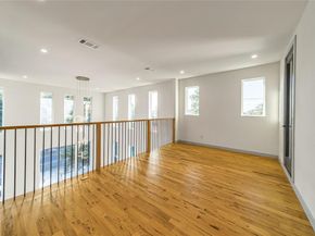 906 S Ewing Avenue , Dallas Texas 75203