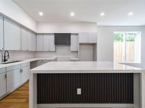 906 S Ewing Avenue , Dallas Texas 75203