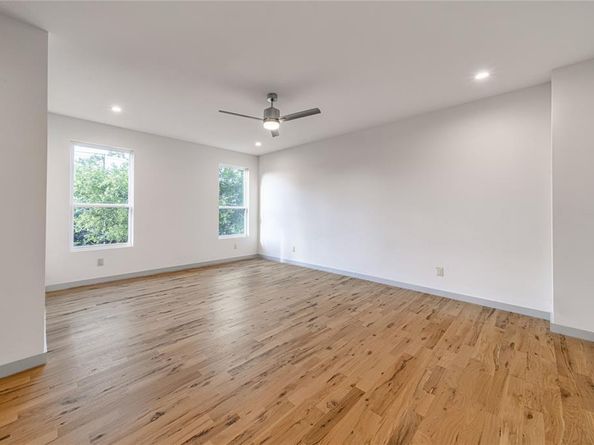 906 S Ewing Avenue , Dallas Texas 75203
