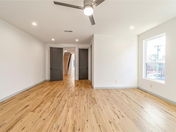 906 S Ewing Avenue , Dallas Texas 75203