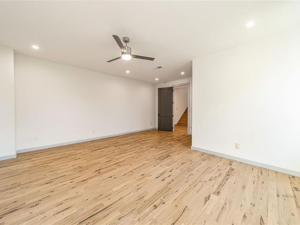 906 S Ewing Avenue , Dallas Texas 75203