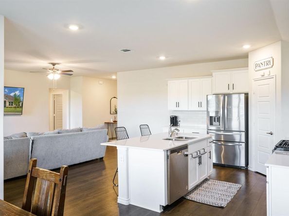 653  Bunker Hill Road , Fate Texas 75189