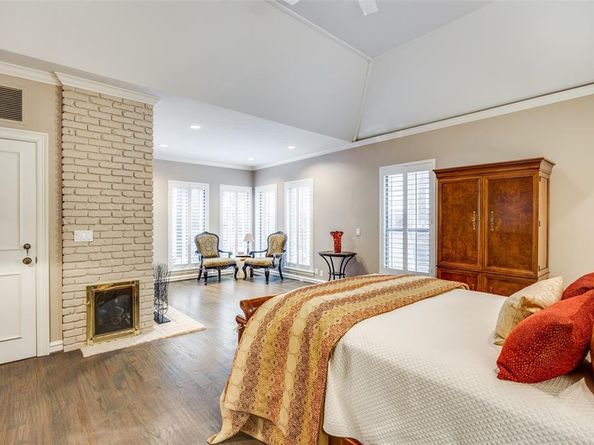 7806  Glen Albens Circle , Dallas Texas 75225