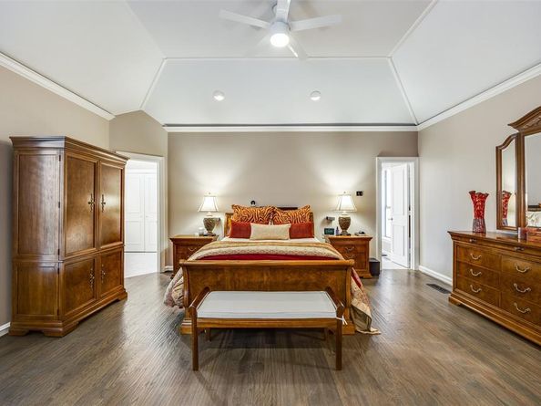 7806  Glen Albens Circle , Dallas Texas 75225