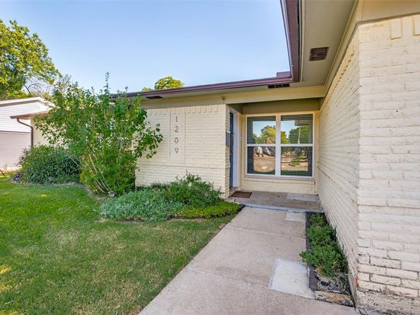 1209  Ridgeway Drive , Richardson Texas 75080