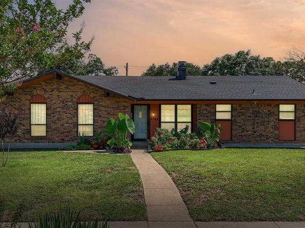 3722  Hillsdale Lane , Garland Texas 75042