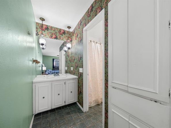 3722  Hillsdale Lane , Garland Texas 75042