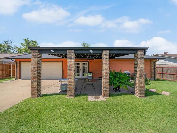 3722  Hillsdale Lane , Garland Texas 75042