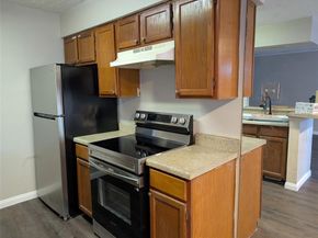 3604  Parkridge Drive  111, Dallas Texas 75234