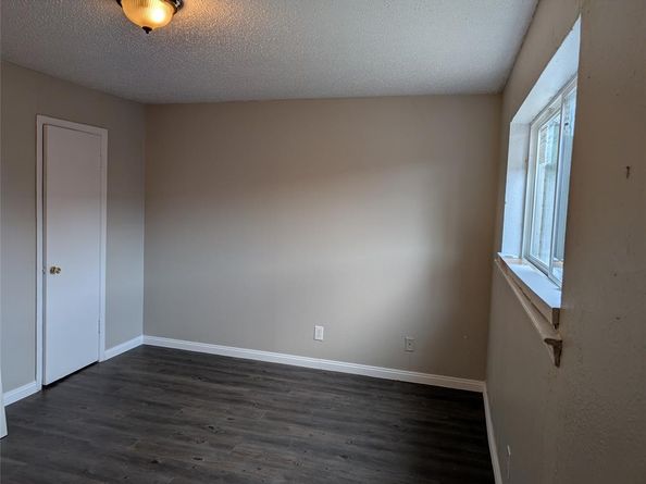 3604  Parkridge Drive  111, Dallas Texas 75234