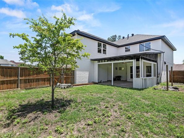 1639  Chapman Street , Cedar Hill Texas 75104