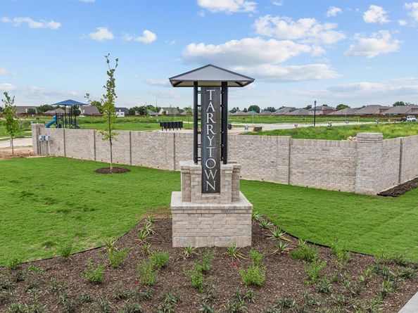1028  Western Hills Drive , Crowley Texas 76036