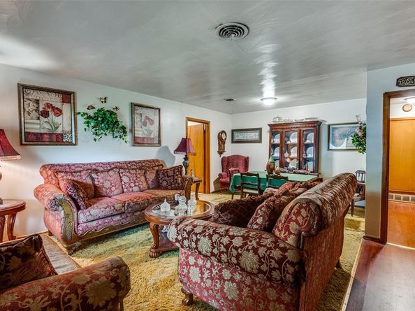 1447  Gillette Street , Dallas Texas 75217