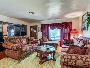 1447  Gillette Street , Dallas Texas 75217