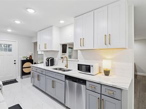 348  Thompson Street , Fort Worth Texas 76134