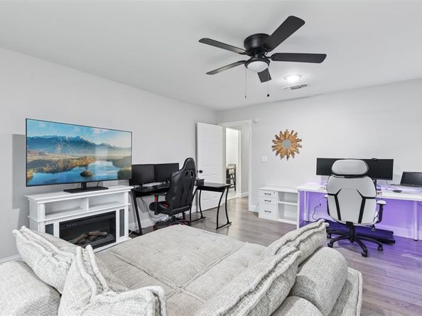 348  Thompson Street , Fort Worth Texas 76134