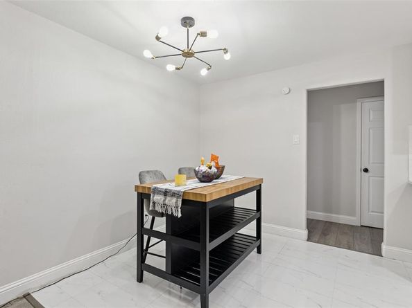 348  Thompson Street , Fort Worth Texas 76134