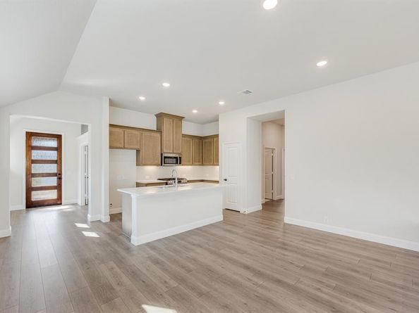109  Whistling Duck Drive , Balch Springs Texas 75181
