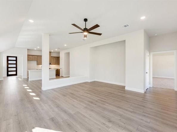 109  Whistling Duck Drive , Balch Springs Texas 75181