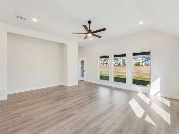 109  Whistling Duck Drive , Balch Springs Texas 75181