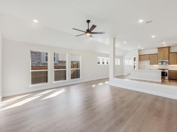 109  Whistling Duck Drive , Balch Springs Texas 75181
