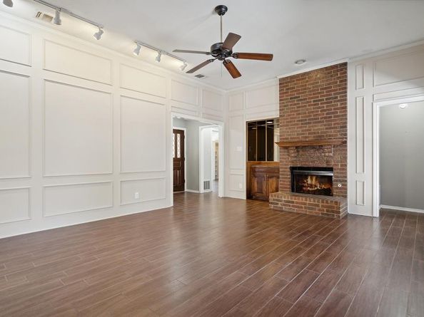 710  Cimarron Trail , Irving Texas 75063