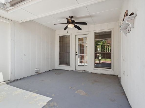 710  Cimarron Trail , Irving Texas 75063