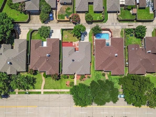 710  Cimarron Trail , Irving Texas 75063