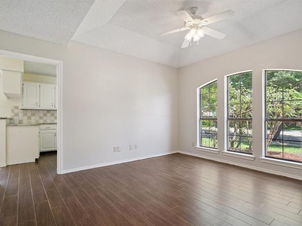 710  Cimarron Trail , Irving Texas 75063