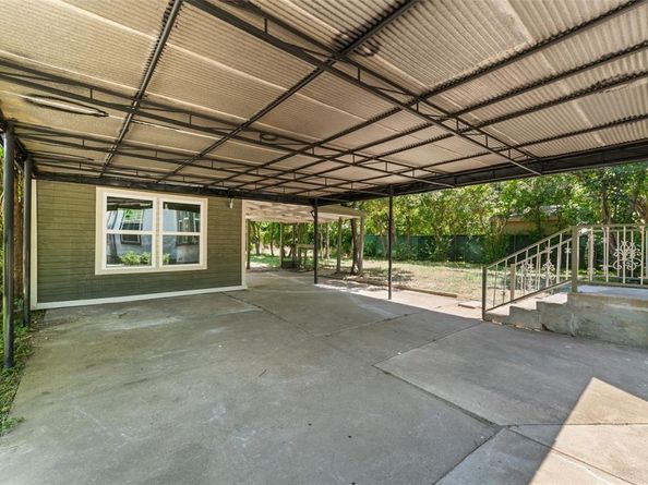 630 W Church Street , Grand Prairie Texas 75050