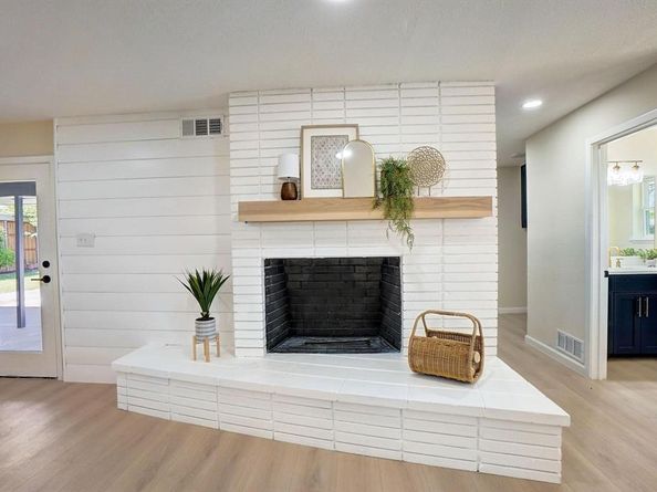 3040  Ponder Place , Dallas Texas 75229