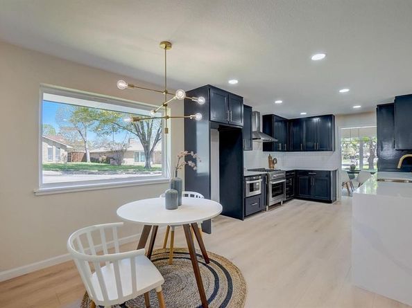 3040  Ponder Place , Dallas Texas 75229