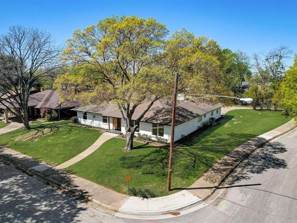 3040  Ponder Place , Dallas Texas 75229