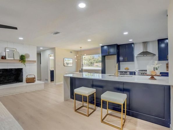 3040  Ponder Place , Dallas Texas 75229