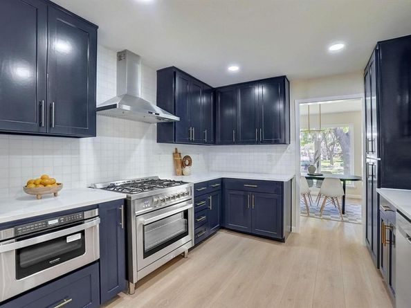 3040  Ponder Place , Dallas Texas 75229