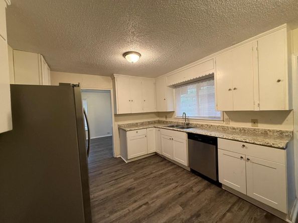 2806 E Atoll Drive , Dallas Texas 75216