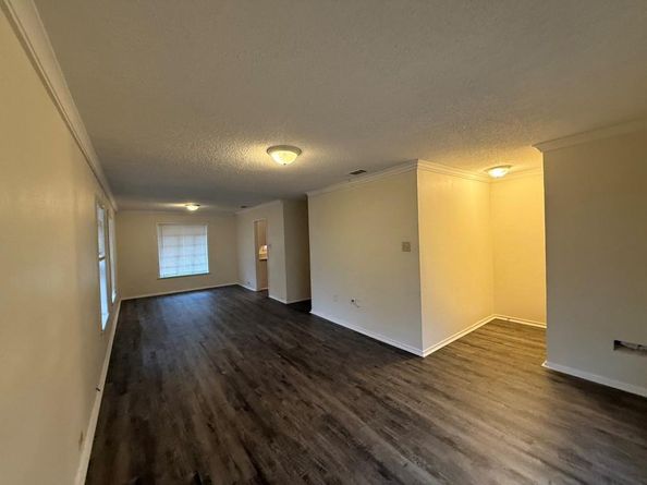 2806 E Atoll Drive , Dallas Texas 75216